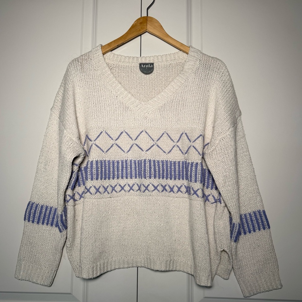 ARULA V-Neck Sweater in Cream and Blue
